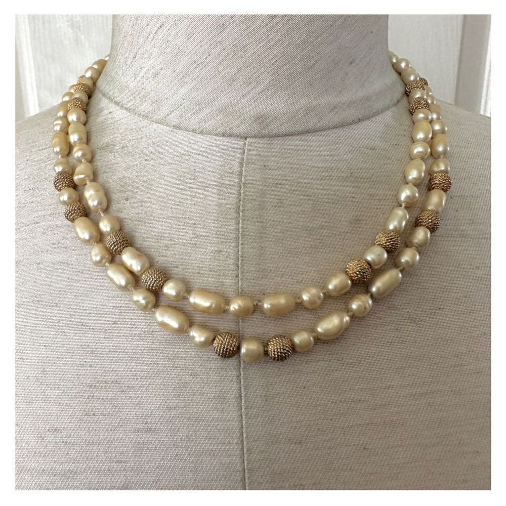Faux pearl gold tone long vintage necklace